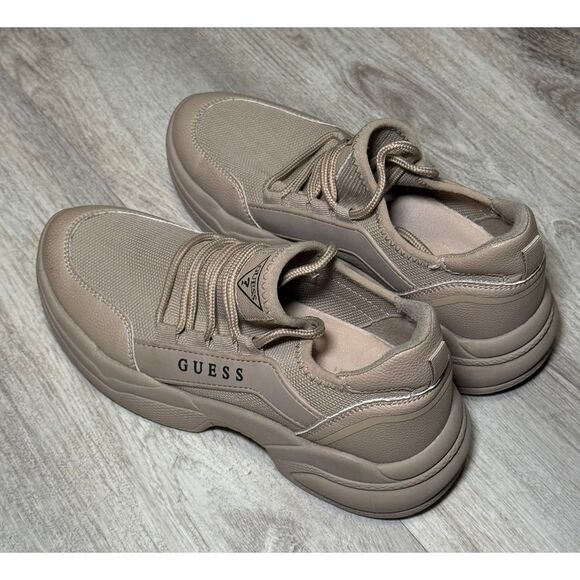 Guess beige easy on‎ women's size 6 sneaker - Picture 1 of 6